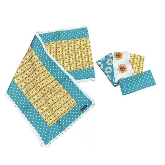 Matilda Jane Table Runner and Cloth Napkins - Picture 2 of 6